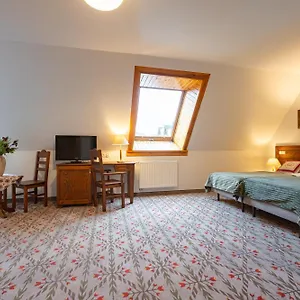 3* Pensión Maria 5